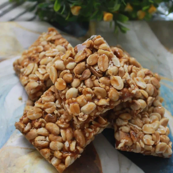 Peanut Chikki (పల్లీ చిక్కీ)