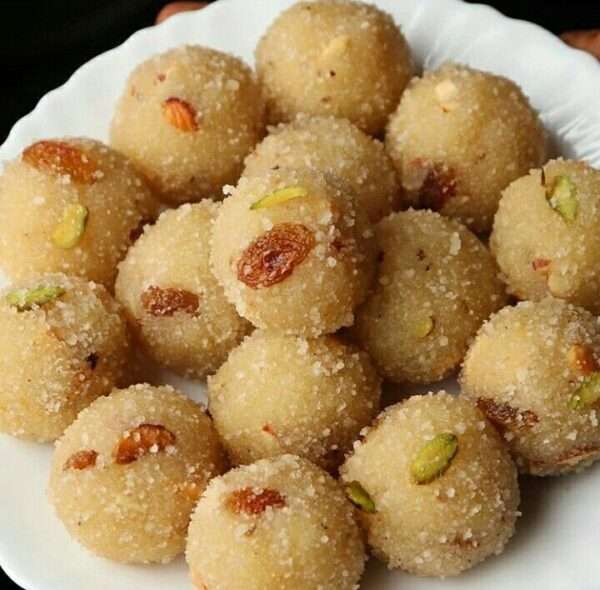 Semolina Laddu (రవ్వ లడ్డూ)